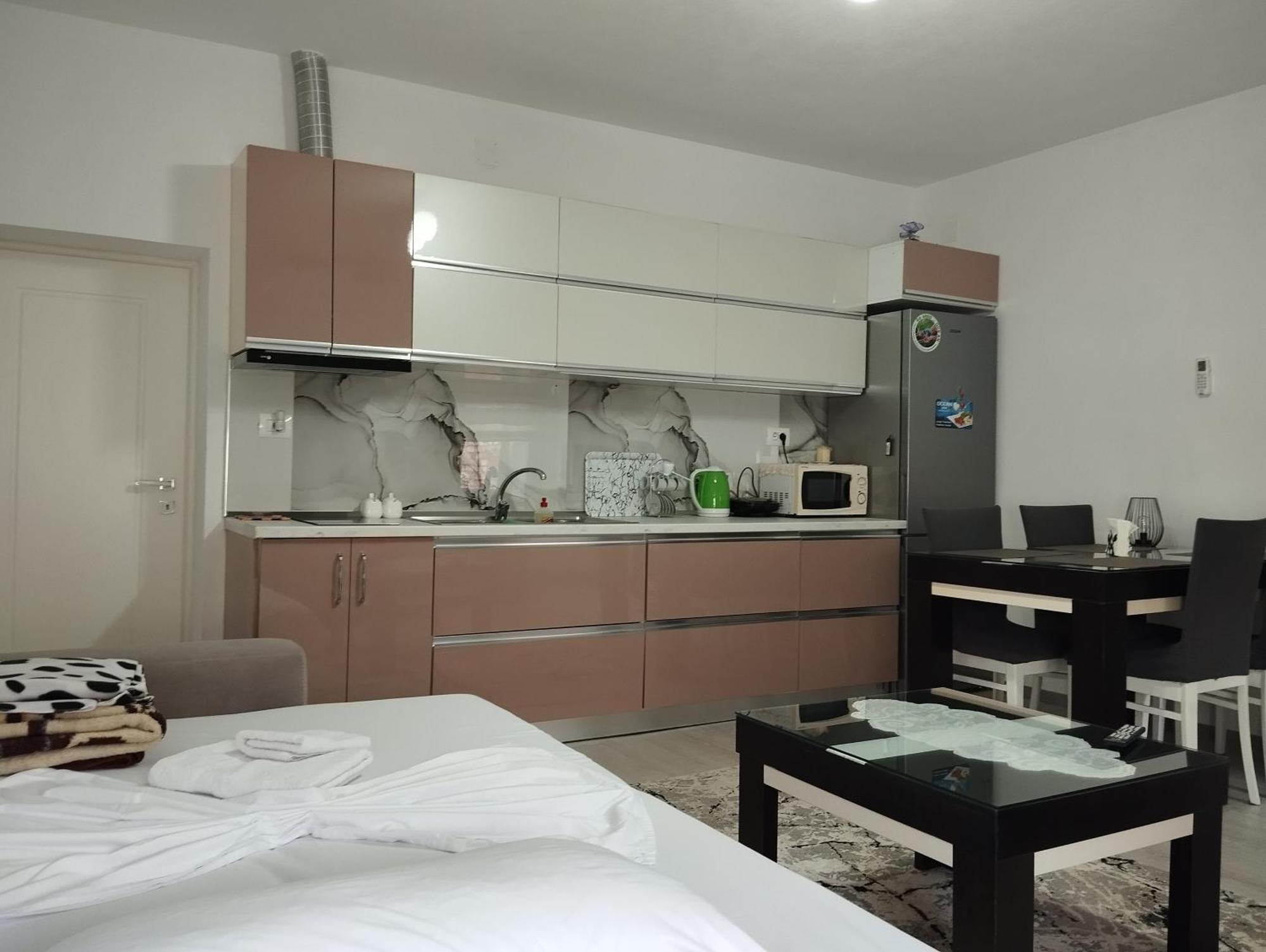 Erteo Guest House โปกราเดซ ภายนอก รูปภาพ