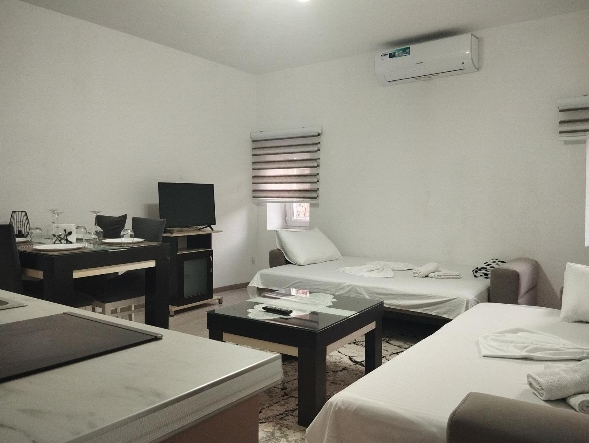 Erteo Guest House โปกราเดซ ภายนอก รูปภาพ